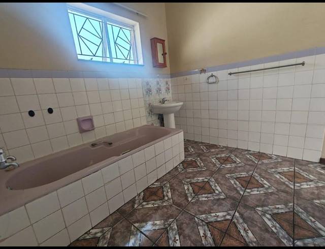 3 BEDROOM HOUSE FOR SALE IN DASPOORT ESTATE